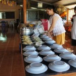 จัดอาหารเตรียมถวายภัตตาหาร